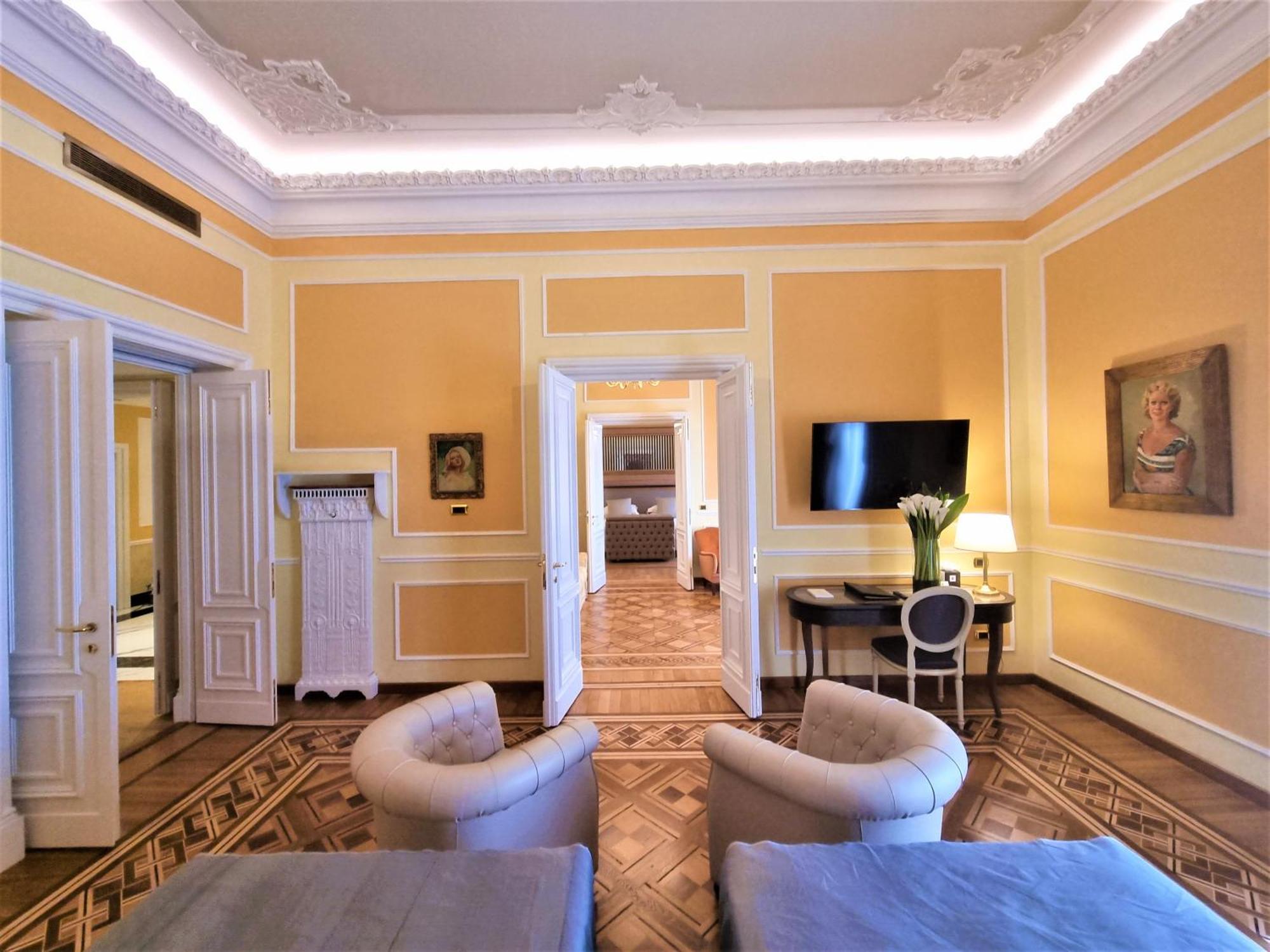 Bristol Palace Genoa
